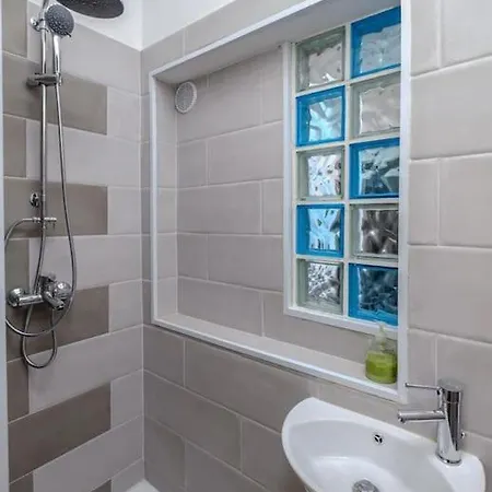Centrally Located Cozy * Larnaca